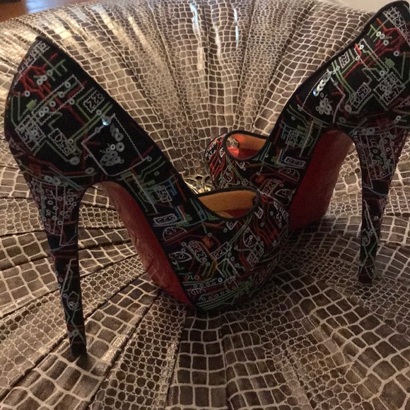 Christian Louboutin Peep Geek Platforms - Picture 2 of 8